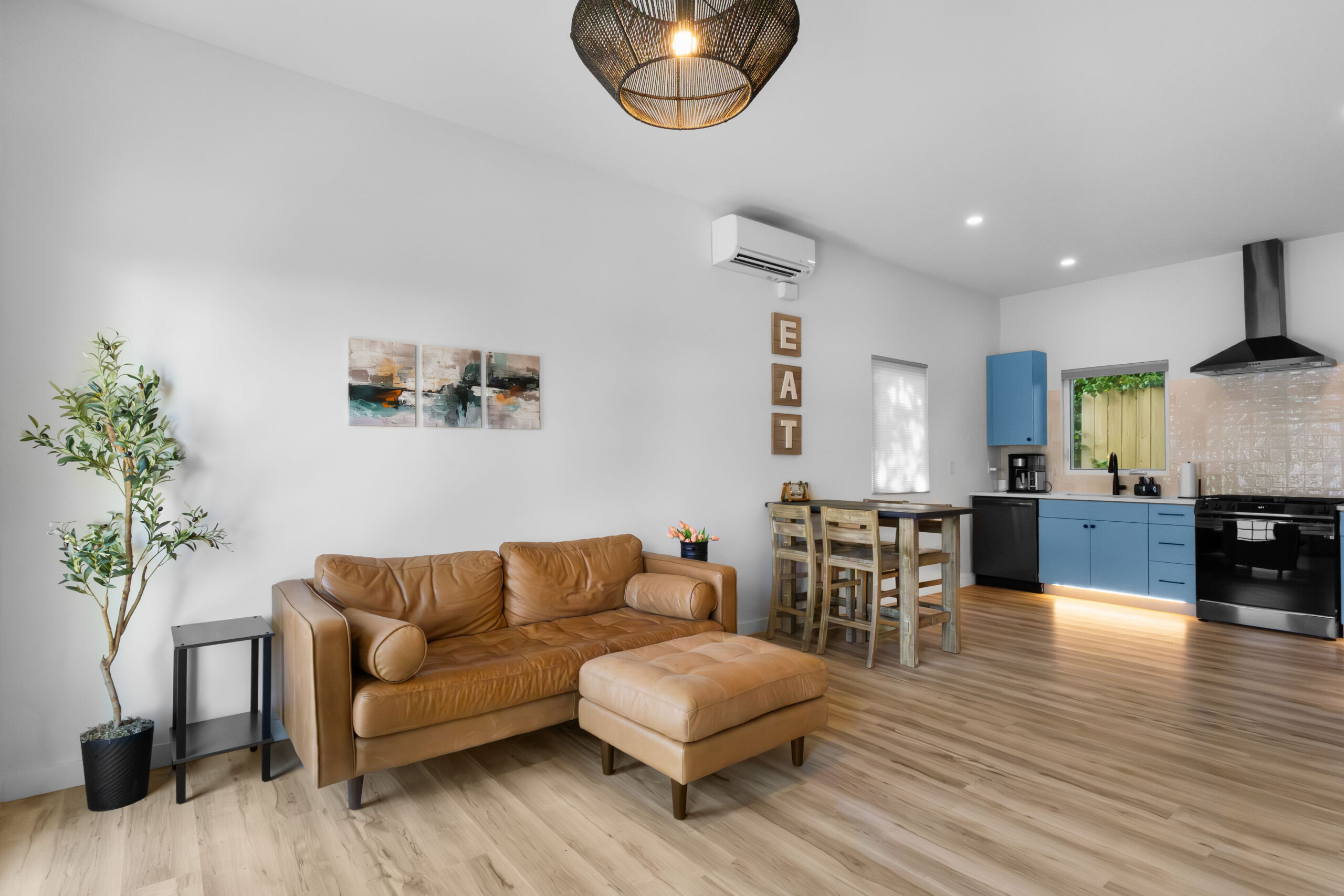 Suite 100 — Oak City Retreats