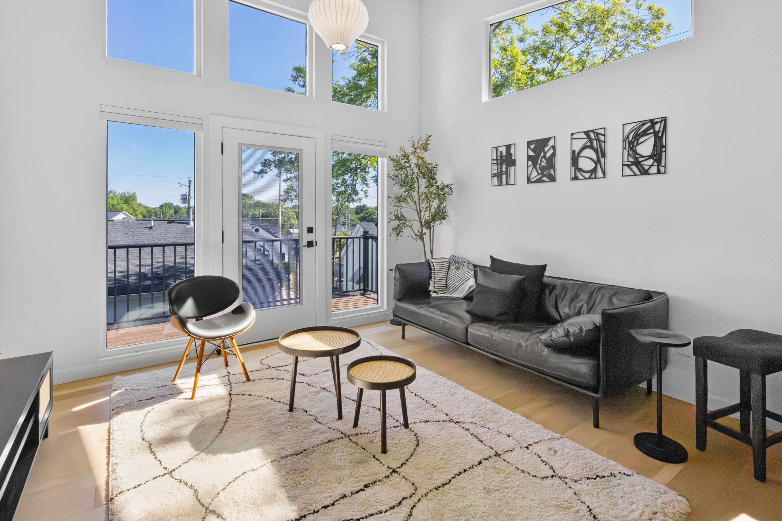 Living room — angle 2